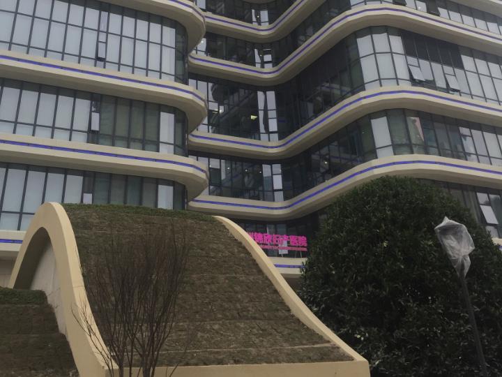 四川某医学院附属中医医院采购德蒙直联空压机案例